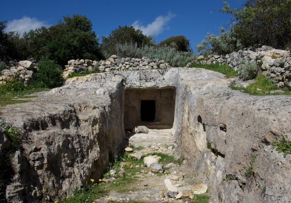 Domus de Janas di Littos Longos